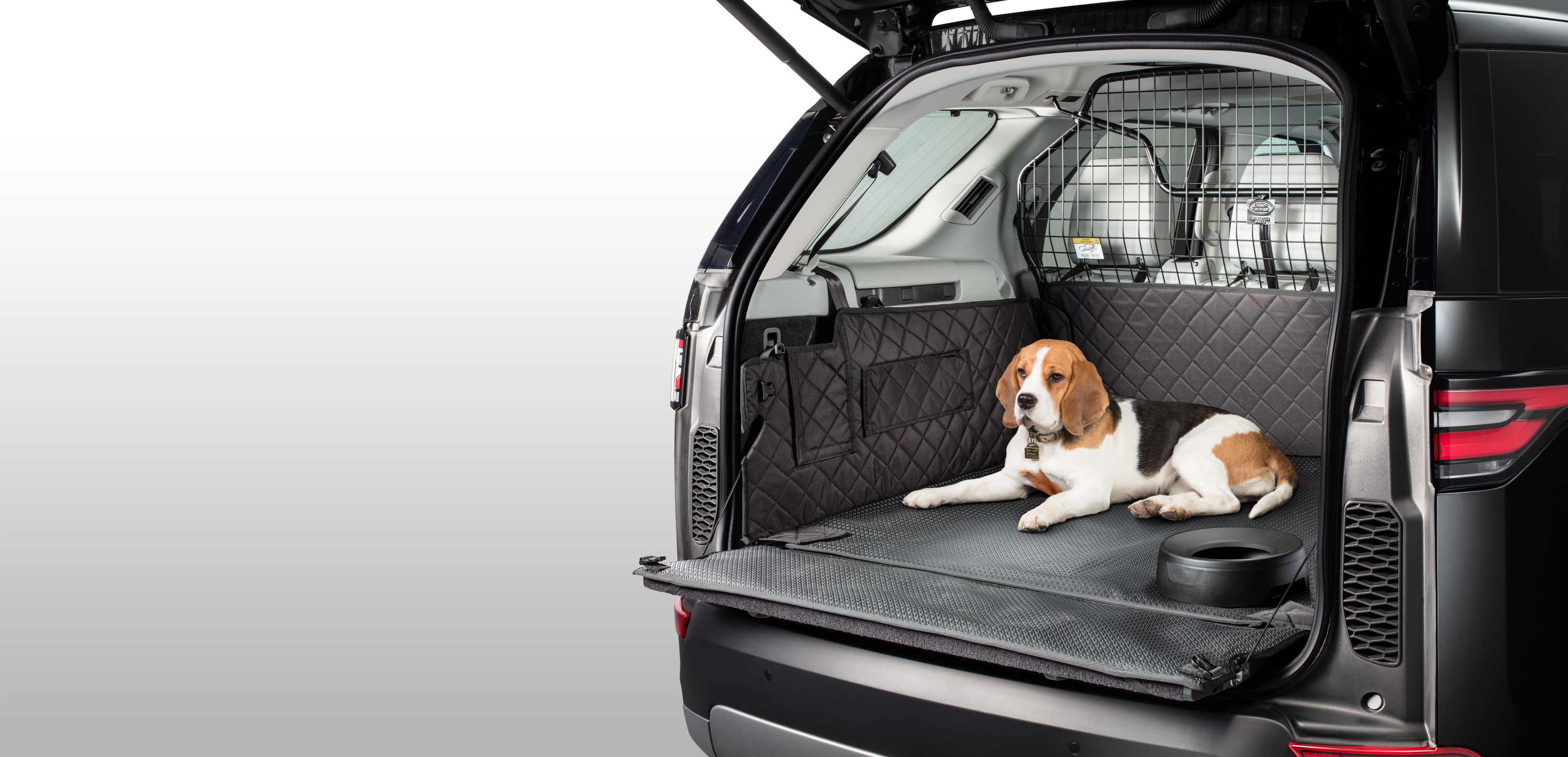 Решетка в багажник для собаки Discovery 4
